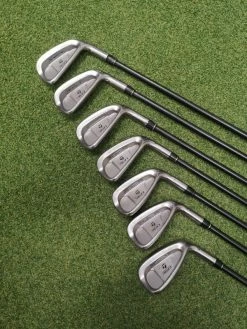 Taylormade 360 4-Pw // Reg Graphite