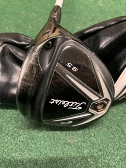 Titleist 915 D3 9.5° Driver//Stiff