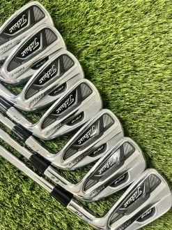 Titleist AP2 712 4-PW//Stiff