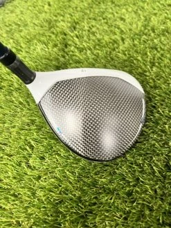 TaylorMade Sim Rocket 3w 14°//Stiff -Cheap GOLF Store 51961F37 E03A 4E36 8C5F 3BBB12A5FF3E 600x800 1