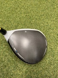 Taylormade Sim 10.5° // Stiff -Cheap GOLF Store 5BBE668E 35A2 4BE0 BC53 B313CC905BB7 600x800 1