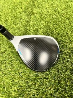 TaylorMade Sim2Max 5W 18°//Stiff -Cheap GOLF Store 71DCE9A7 20DA 401B 89AA 573FD730BD40 600x800 1