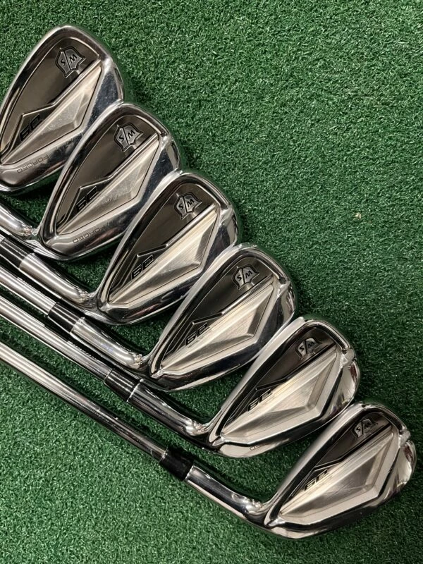 Wilson Staff D9 Irons 5-PW//Stiff 1 Wilson Staff D9 Irons 5-PW//Stiff