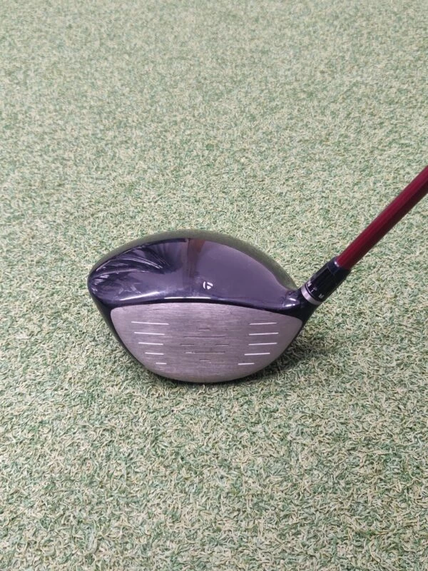 Taylormade R9 10.5° Driver // Stiff 2 Taylormade R9 10.5° Driver // Stiff - Image 2