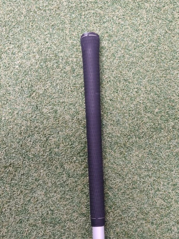 Taylormade R9 10.5° Driver // Stiff 4 Taylormade R9 10.5° Driver // Stiff - Image 4